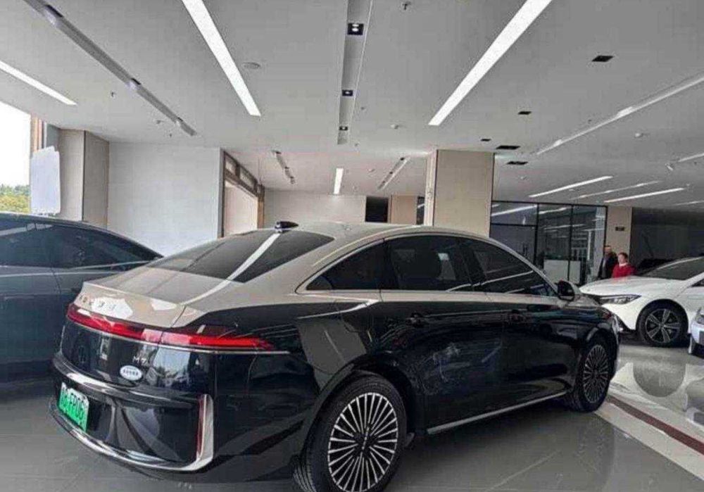 Roewe M7 Hamma pazitsiya