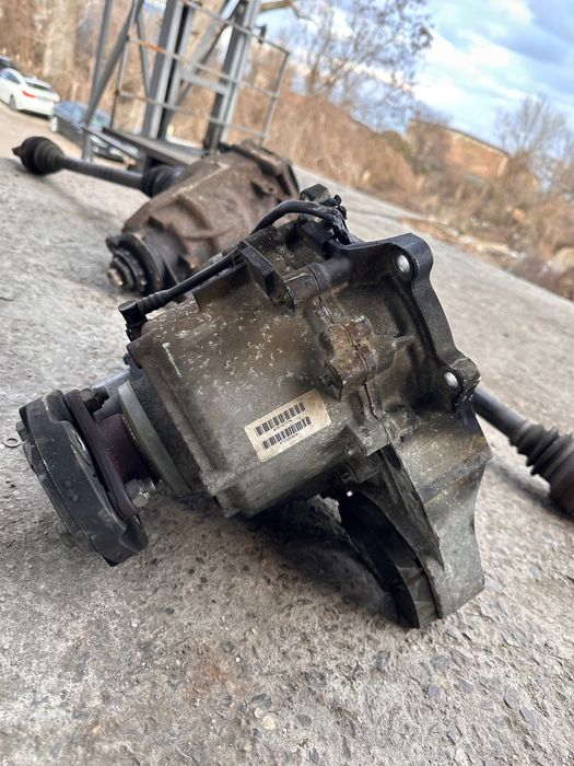 Раздатъчна кутия раздатка BMW X5 X6 E70 E71 3.0SD 286hp с моторче