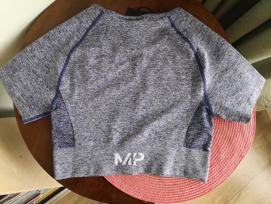 Нови оригинални бюстиета и кроп топ My protein размер М