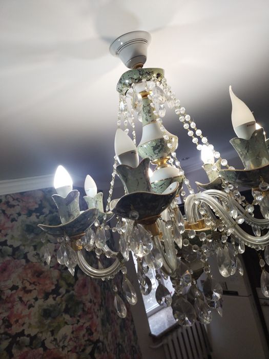 Хрустальная люстра