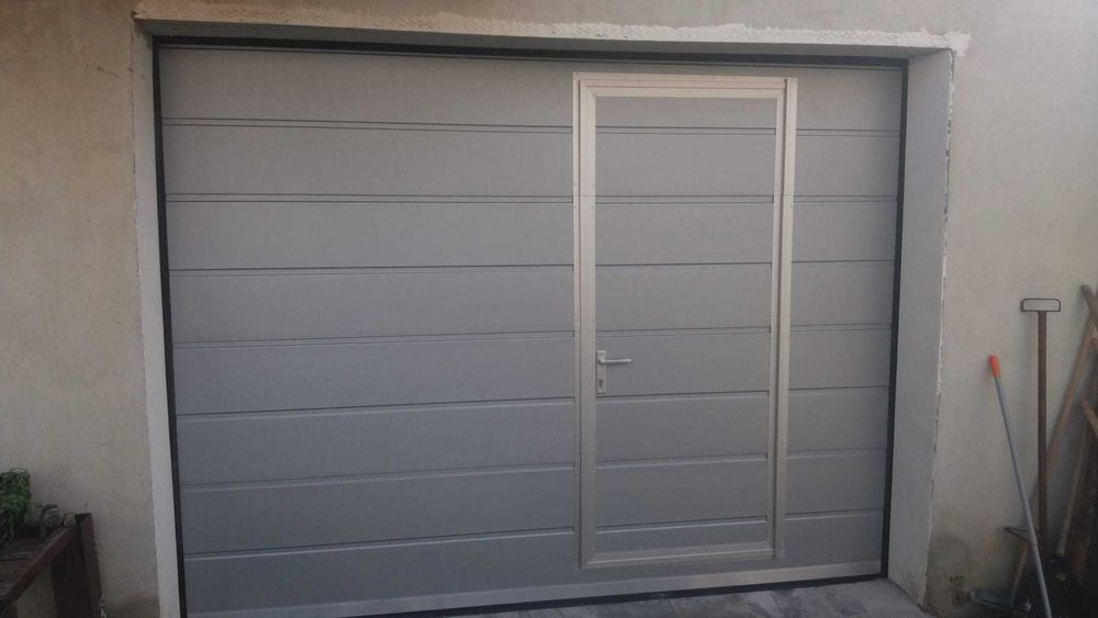 Uși de garaj automatizate