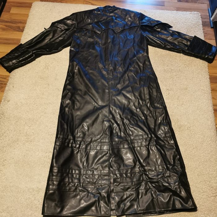 Vând palton gotic mărime L