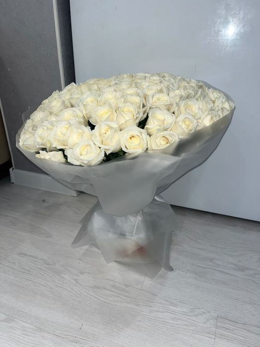 Продам белые розы 101 шт