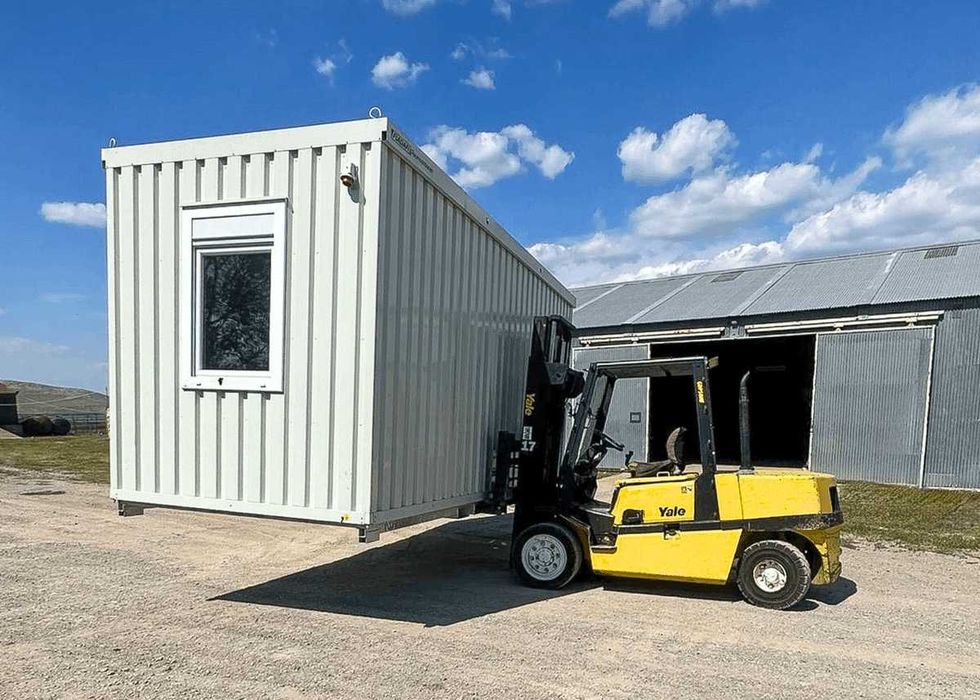 Inchiriez Camion cu Macara HIAB. Motostivuitor. Generator 380V. Nacele