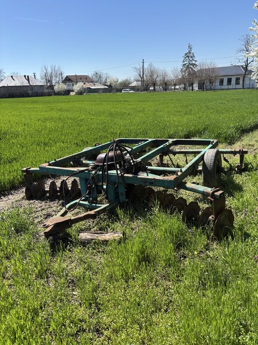 Tractor 650 plug si disc in stare buna de fructionare