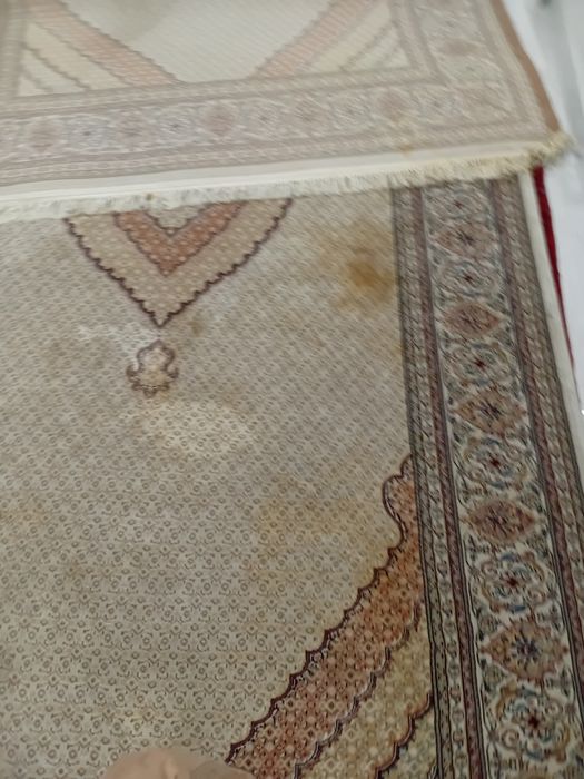 Ковёр бежевый цвет