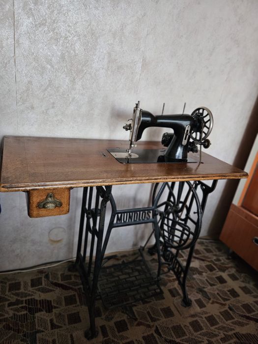 Masina de cusut Mundlos