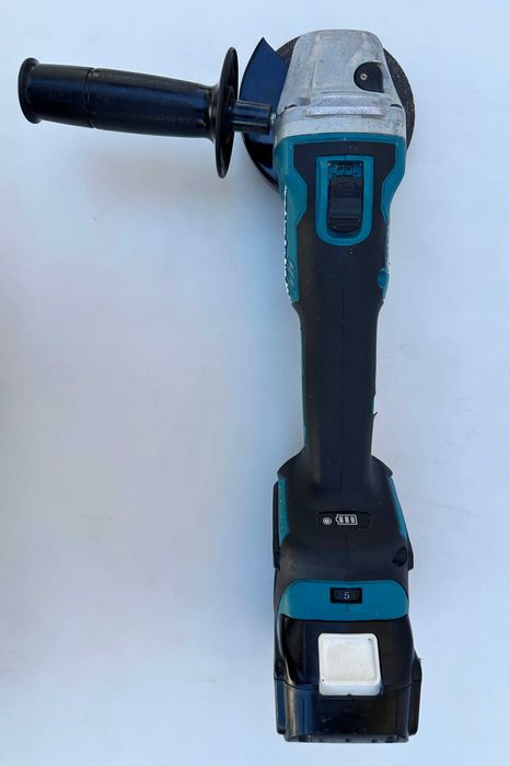 Makita DGA511 - Безчетков ъглошлайф с потенциометър 18V