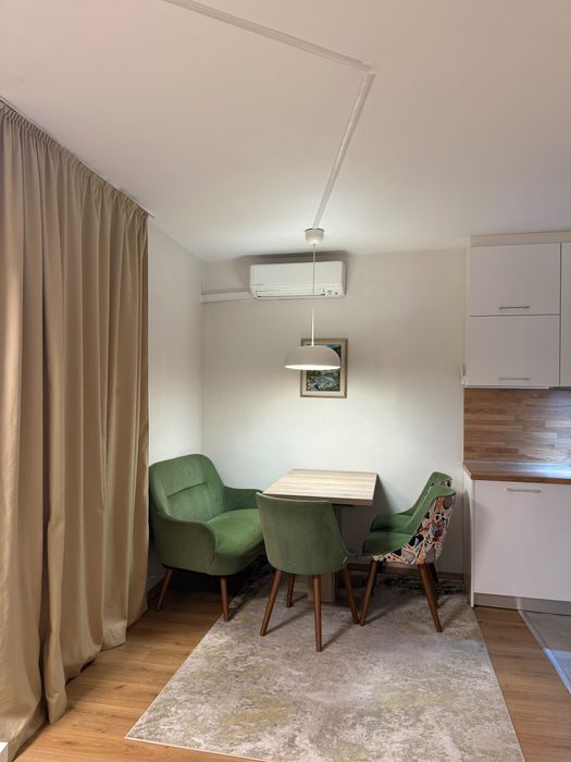 Дава се под наем Тристаен апартамент в София, Оборище - 78 кв.м за 877.2 € - Снимка #2