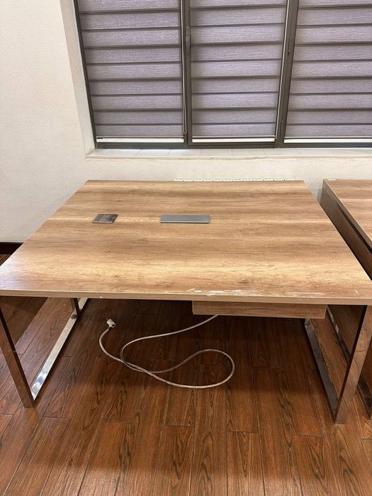 Офисный стол ва стуллар бор