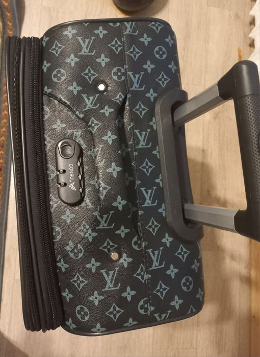 Чемодан новый новый