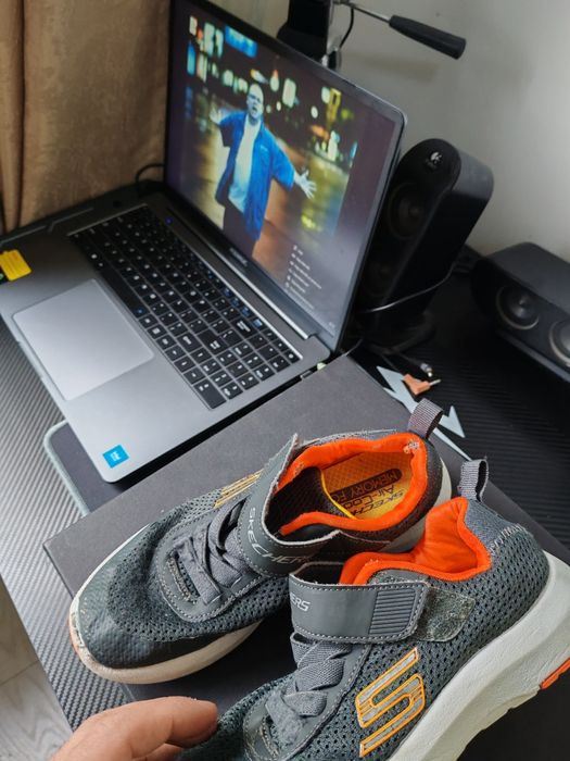 Adidași skechers 34
