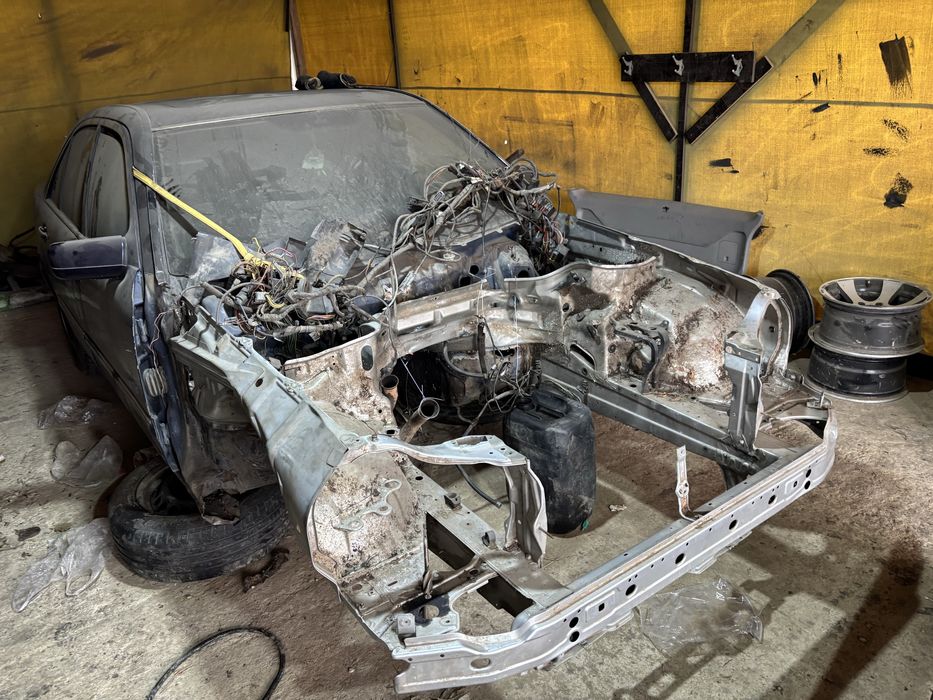 Разбор мерс 210 есть все