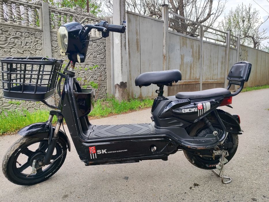 Электроскутер ск8 Срочно !!!