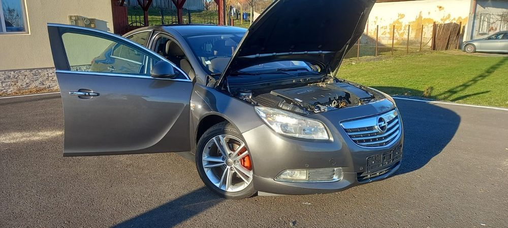 Opel insignia A .an 2011.Euro 5 A