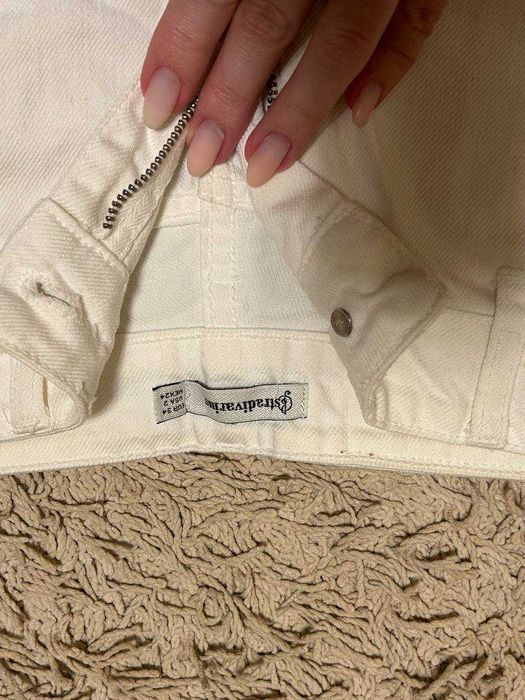 Джинсовые шорты Stradivarius (EUR 34)