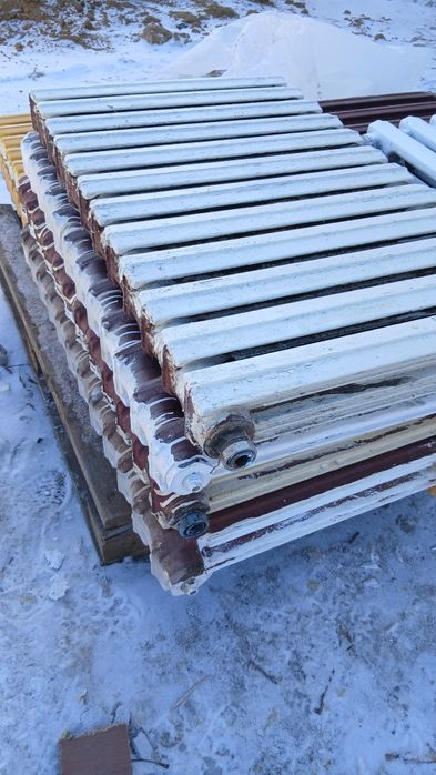 Продам чугунный радиатор