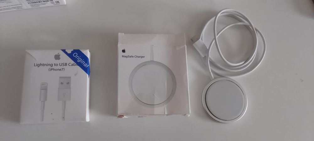 Продам Airpods 2 -3 новые