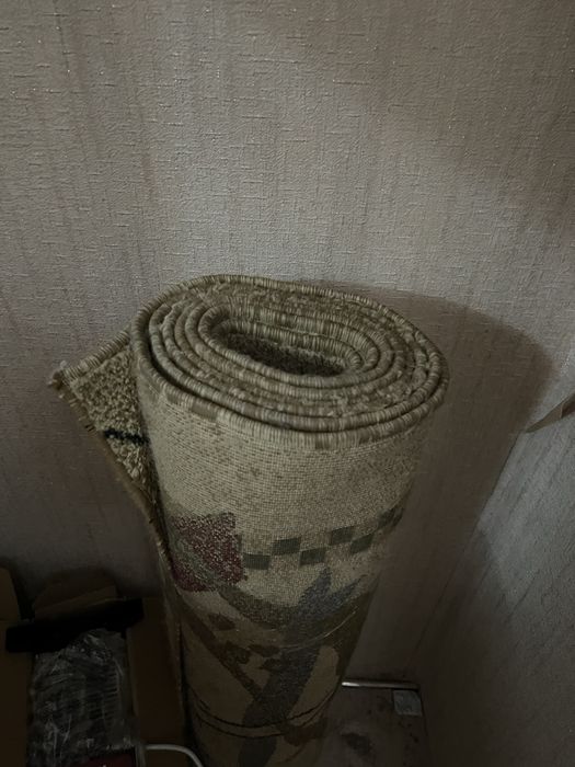 Продам палас, второй в подарок