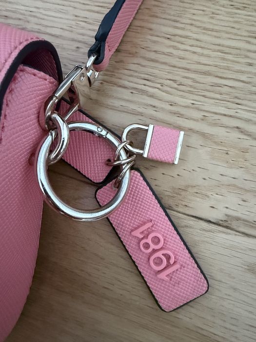 Дамска Чанта Guess