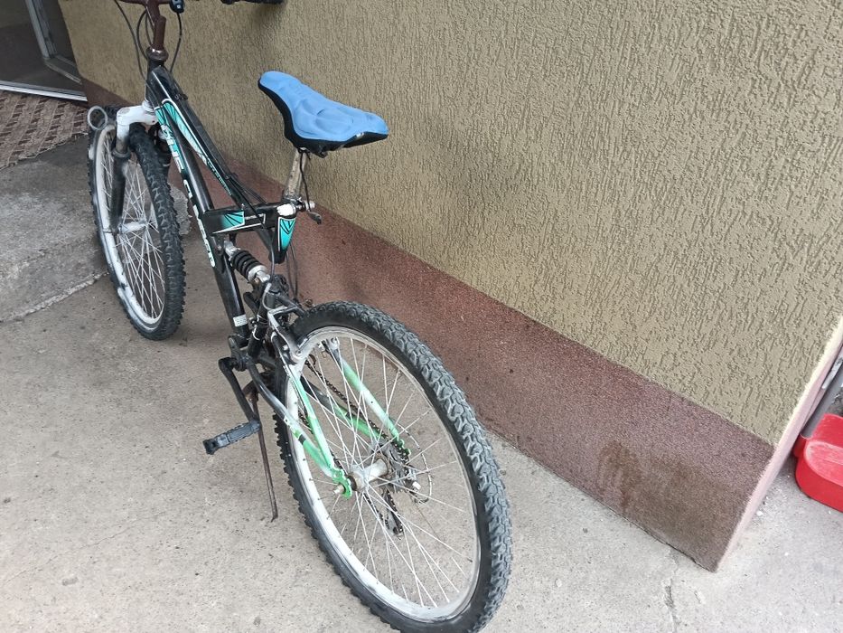 Vând bicicleta DHS CLIMBER
