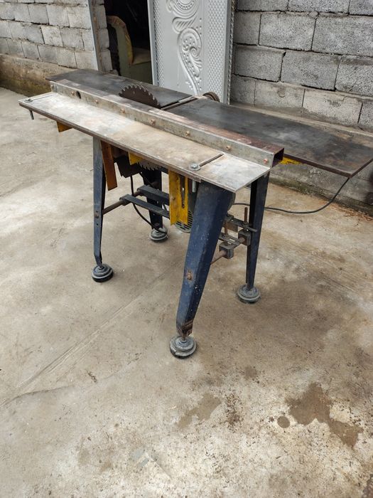 Циркулярка. На 220в.