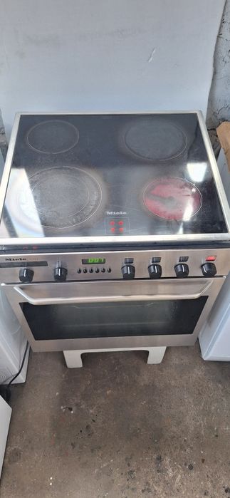 Фурна за вграждане Miele