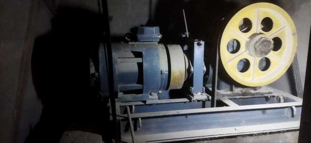 5Т Грузавой Лифт сотилади