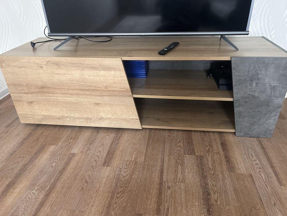 Продам тумбу под телевизор