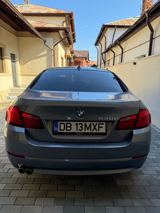 BMW Seria 5  F10 530d