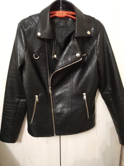 Продам куртки укороченные