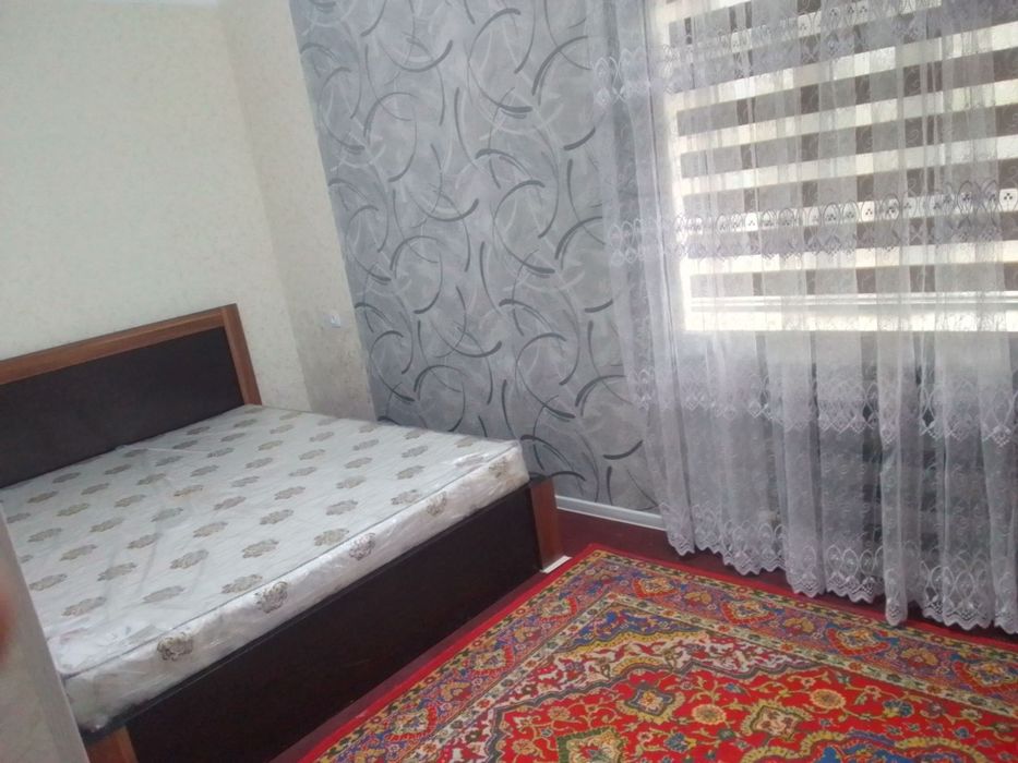 Сдается пол дом в 1 азотчике 2 ком