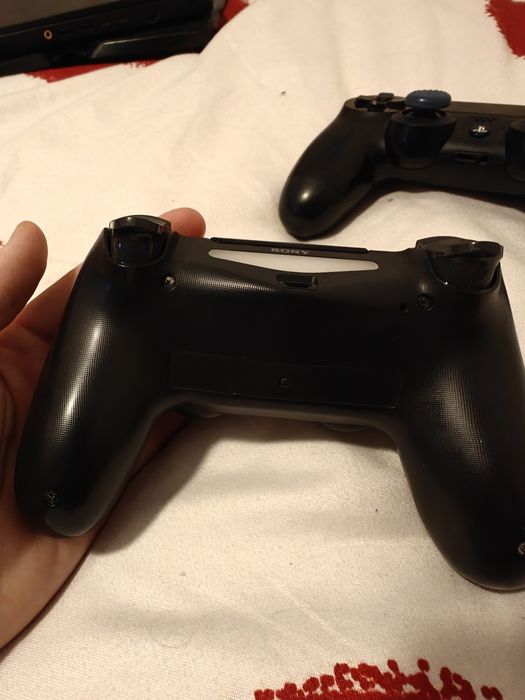 Vând Controllere ps4