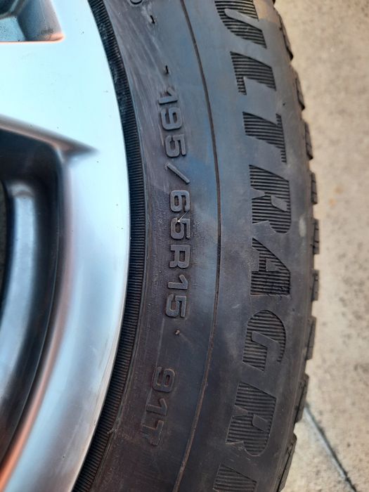 Зимни гуми Goodyear 195/65 R15 джанти Alutec