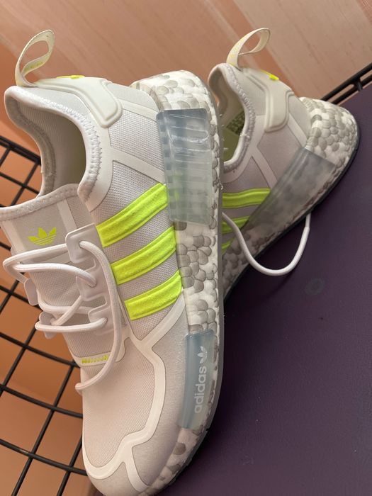 Продават се маратонки Оригинални ADIDAS  39 1/2.Внос от Чужбина.