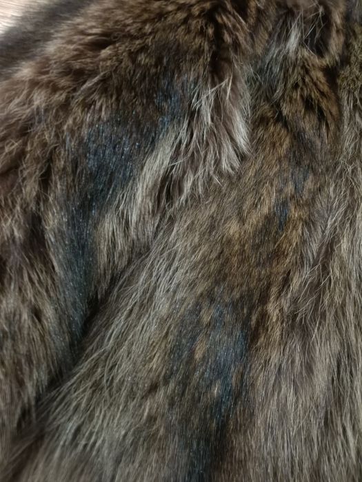 Продам шубу из меха енота