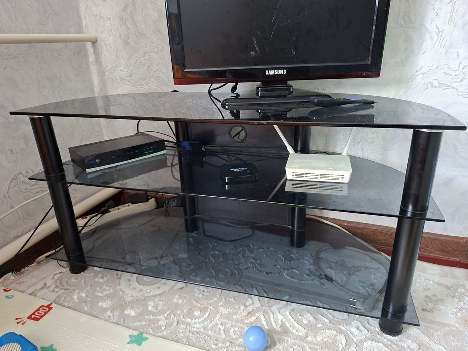 Подставка телевизора