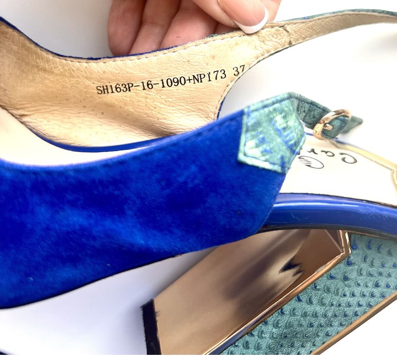 Замшевый босоножки