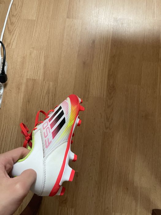 Продавам Adidas F50 39 номер