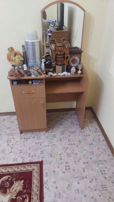 Туалетный столик трюмо