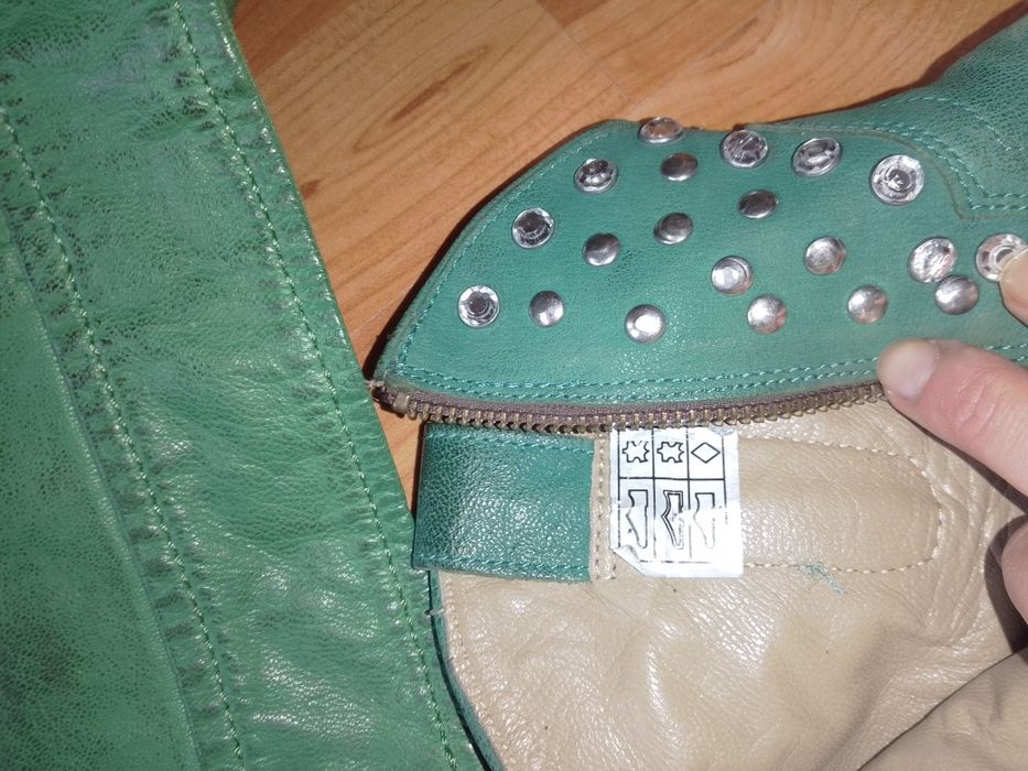 Geaca de piele și cizmă