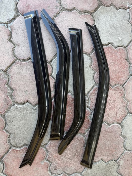 Ветровики на КРАЙСЛЕР 300с