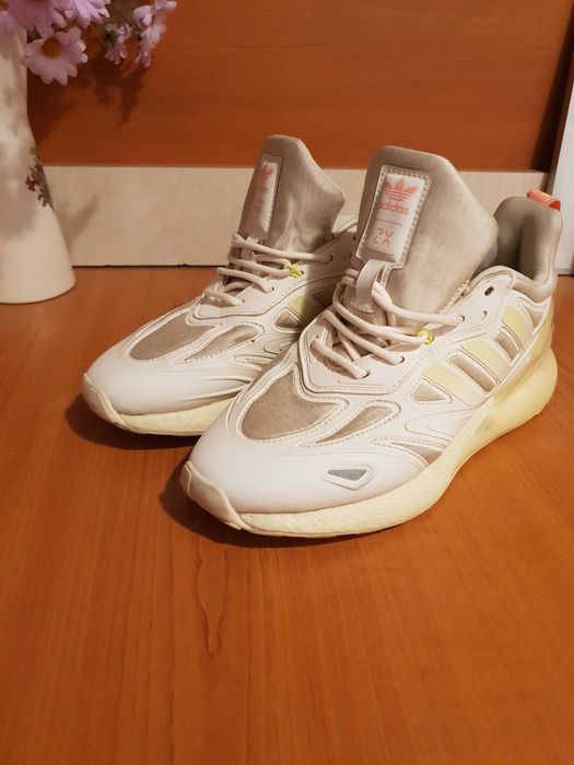 Adidasi adidas marimea 38 in stare perfectă