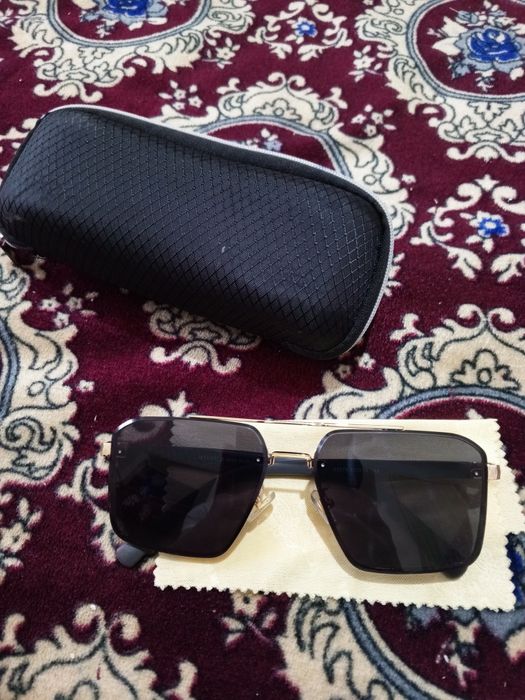 Maybach achki qora rangda