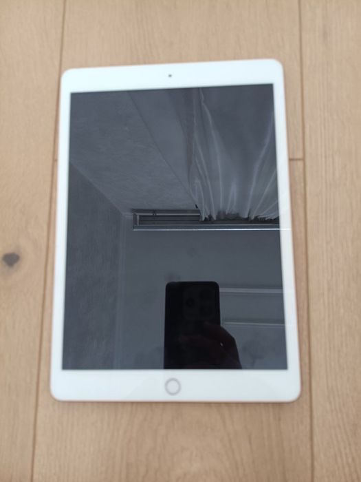 iPad 8 32Gb Rangi Gold Karopka Dakement Bor