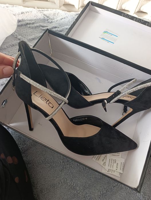 Продам туфли новые