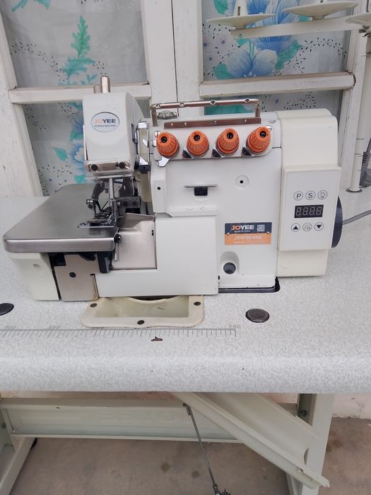 Тикув мошинка аверлог ва 21 чокли к янги пачкада турибди