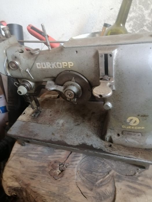 Cap de masinâ de cusut în Zigzac