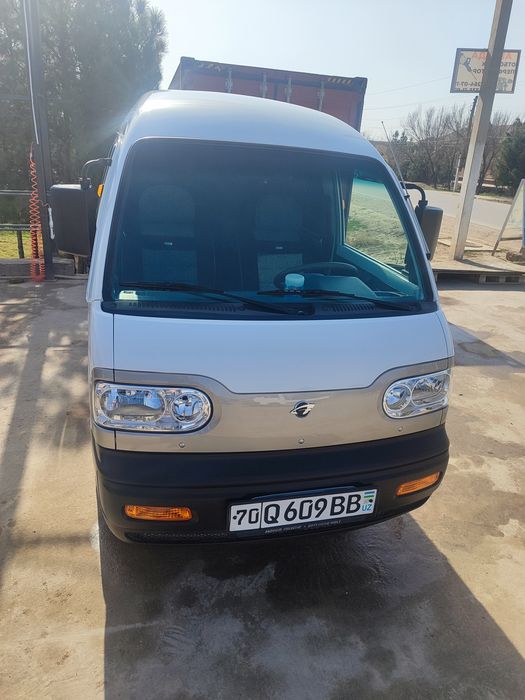 Moshina sotish damas