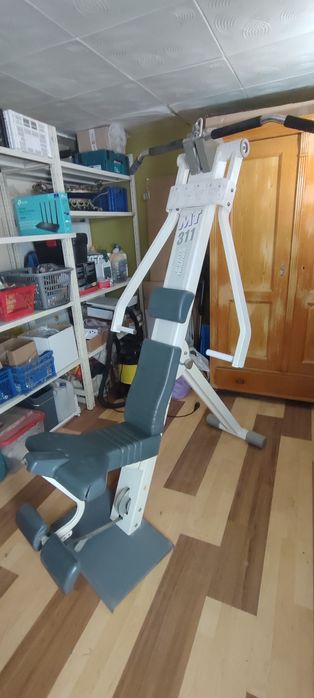 Vând aparat de sport cu 2 gantere